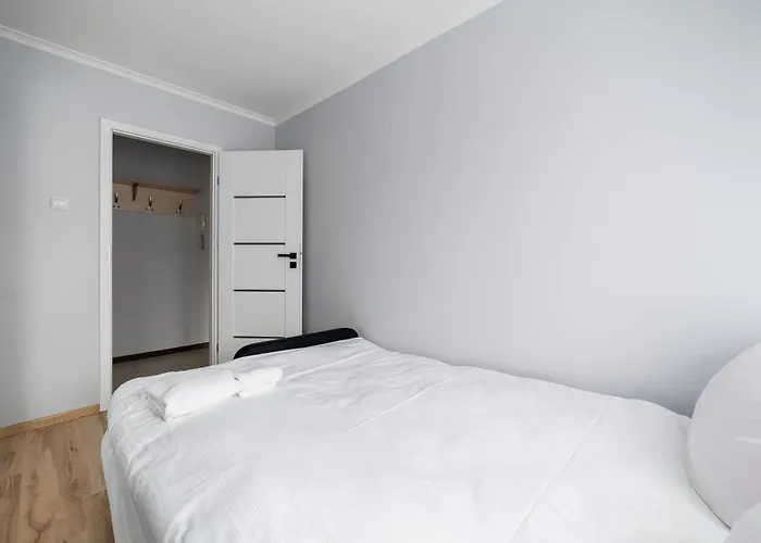 Osiedle Piastowskie Standard By Bookinghost *