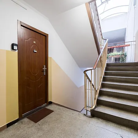 Osiedle Piastowskie Standard By Bookinghost بوزنان