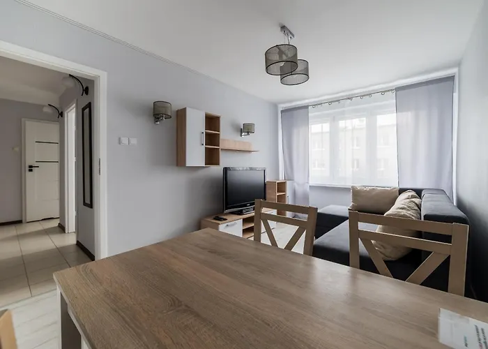 Osiedle Piastowskie Standard By Bookinghost بوزنان